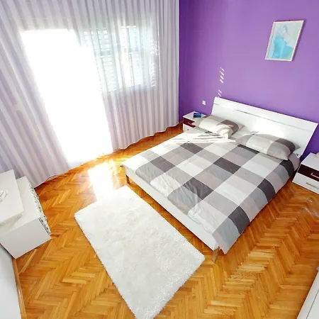 Ana Apartment *