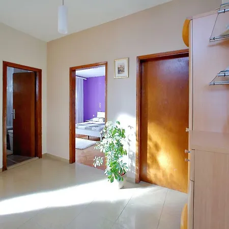 Ana Apartment